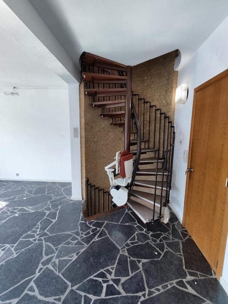 monte escalier thyssenkrupp, Divers, Monte-escaliers, Utilisé, Escalier tournant, Enlèvement