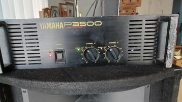 Amplificateur professionnel YAMAHA 350 W à 8 ohms. disponible aux enchères