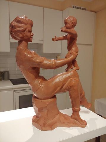 Paul Sersté gesigneerd terracotta beeld "Tendresse" beschikbaar voor biedingen