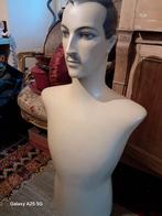 Heren buste, Enlèvement