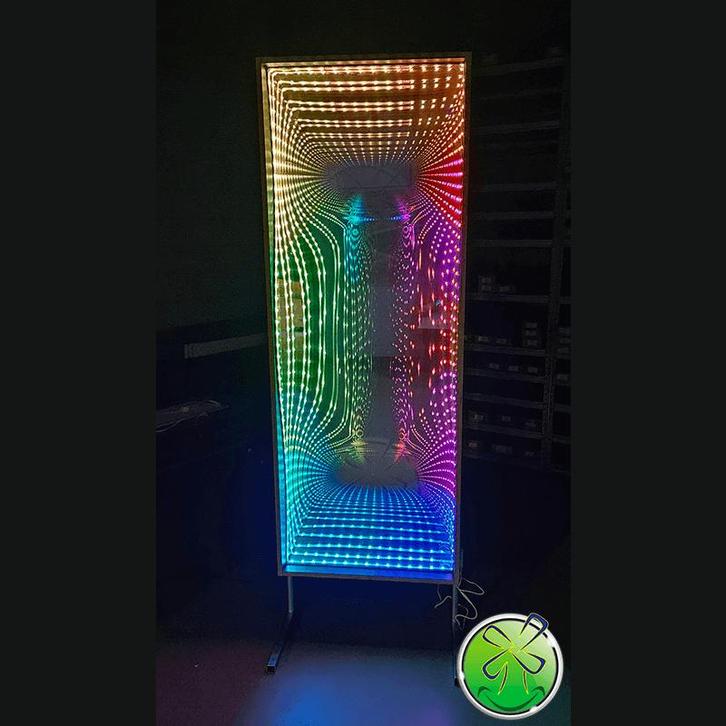 Infinity lachspiegels 180x60cm, Hobby en Vrije tijd, Feestartikelen, Nieuw, Versiering, Ophalen of Verzenden