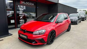 Volkswagen Golf GTI DSG CLUBSPORT SCHAALSTOELEN Tuned Vmaxx, Autos, Rouge, Euro 6, Entreprise, Alcantara