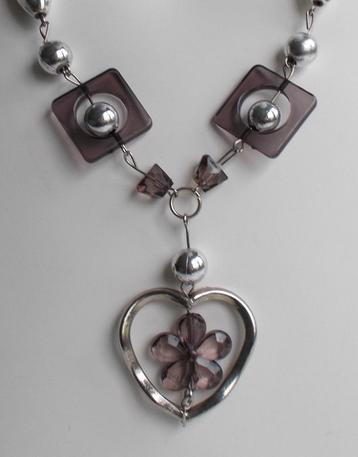 Prachtige hipster halsketting  beschikbaar voor biedingen