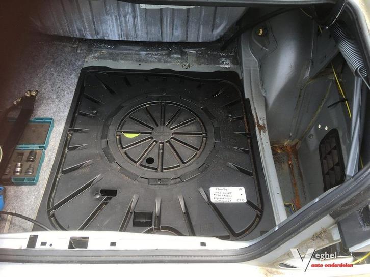 Mercedes w124 coupe reservewiel afdekplaat, Auto-onderdelen, Interieur en Bekleding, Gebruikt, Ophalen of Verzenden