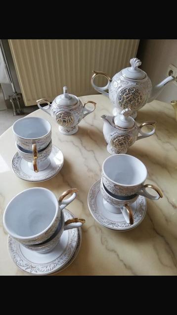 Servies beschikbaar voor biedingen