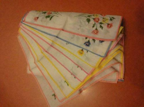 Zakdoeken - set van 9 NIEUWE bloemenzakdoeken voor dames *, Handtassen en Accessoires, Overige Accessoires, Nieuw, Ophalen of Verzenden