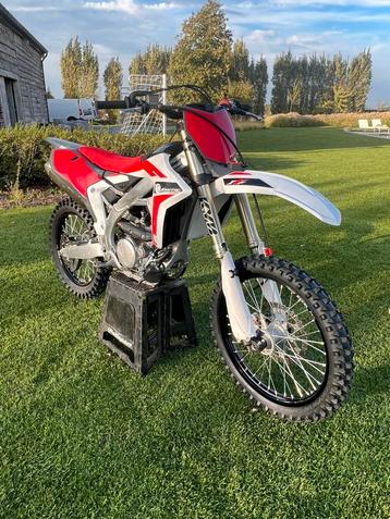 Fantic xxf 250 2022 slechts 9uren beschikbaar voor biedingen