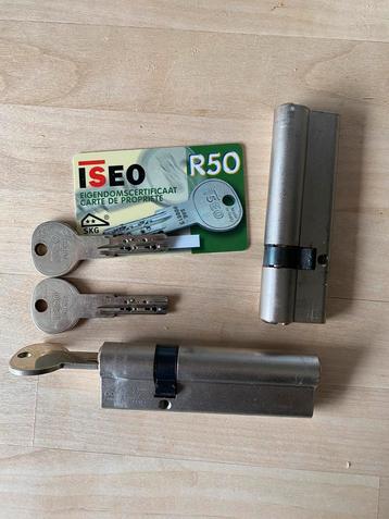 Iseo R50/R6 SKG** 2 x cylindre avec 3 clés