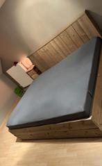 Groot en stevig bed 200x200, handgemaakt uit steigerhout., Comme neuf, Enlèvement, 200 cm, Deux personnes
