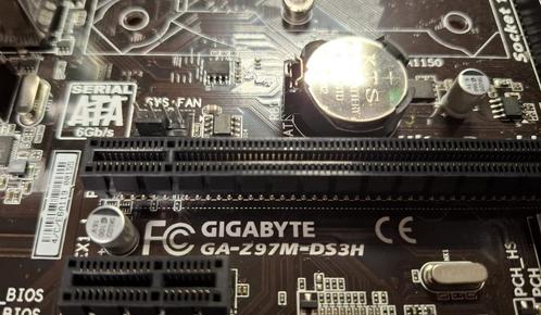 Gigabyte Z97M-DS3H mainboard (s1150), Computers en Software, Moederborden, Gebruikt, Intel, DDR3, Ophalen of Verzenden