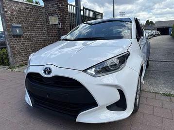 Toyota YARIS 1.5i VVT-i Hybrid MET 32DKM HANDELAARS & EXPORT, Auto's, Toyota, Automaat, 91 pk, 67 kW, Wit