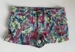 Kleurrijke short meisje - mt 7 jaar, Kinderen en Baby's, Kinderkleding | Maat 122, Broek, Gebruikt, Meisje, Ophalen of Verzenden