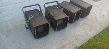4xSTRAND projector 1000 watt beschikbaar voor biedingen