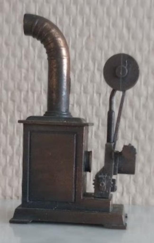 Play Me puntenslijper film projector 975 Miniatuur, Verzamelen, Retro, Overige typen, Ophalen of Verzenden