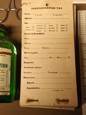 US WW2 identification tag booklet beschikbaar voor biedingen