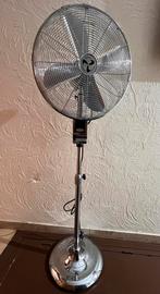 Grote ventilator op statief, Ophalen, Zo goed als nieuw