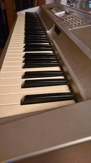 Piano yamaha avec support, Musique & Instruments, Enlèvement ou Envoi, Comme neuf, Piano