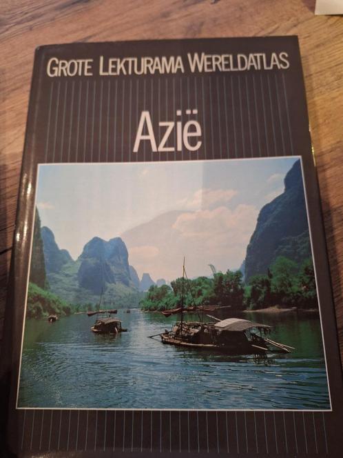 Grote Lekturama Wereldatlas + GRATIS 6 boeken, Boeken, Atlassen en Landkaarten, Zo goed als nieuw, Overige typen, Wereld, Ophalen