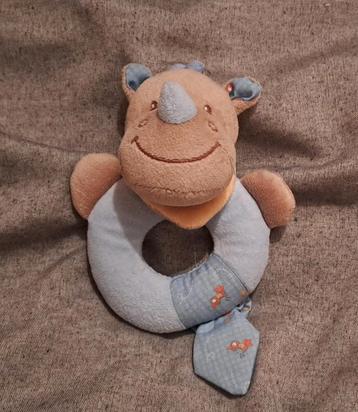 Neushoorn rammelaar  beschikbaar voor biedingen