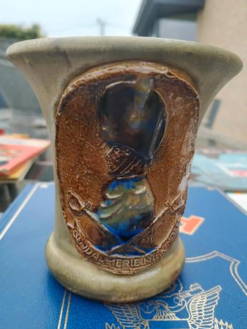 Rare poterie tasse gendarmerie Roger Guérin bouffioulx 