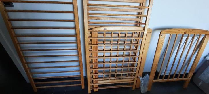 Baby ledikant in stevig lichtbruin hout, Kinderen en Baby's, Babywiegjes en Ledikanten, Gebruikt, Ledikant, Ophalen