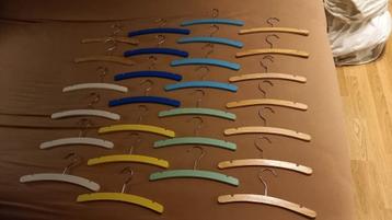 Kinderkleerhangers HEMA beschikbaar voor biedingen