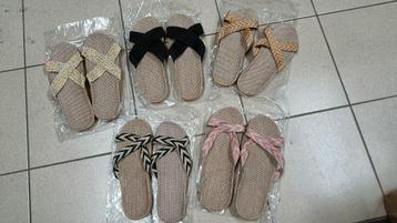 240 paar Nieuwe slippers met waterbestendige zool beschikbaar voor biedingen
