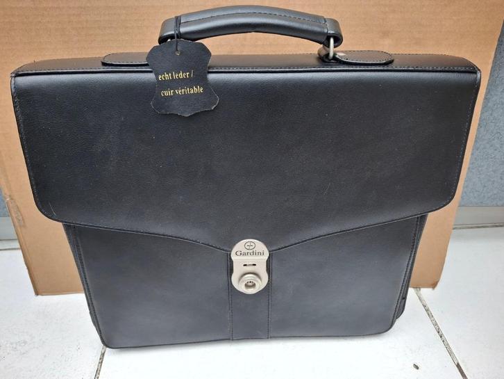 nieuwe lederen gardini aktetas, Handtassen en Accessoires, Tassen | Schooltassen, Nieuw, Aktetas of Boekentas, 30 tot 40 cm, 30 tot 40 cm