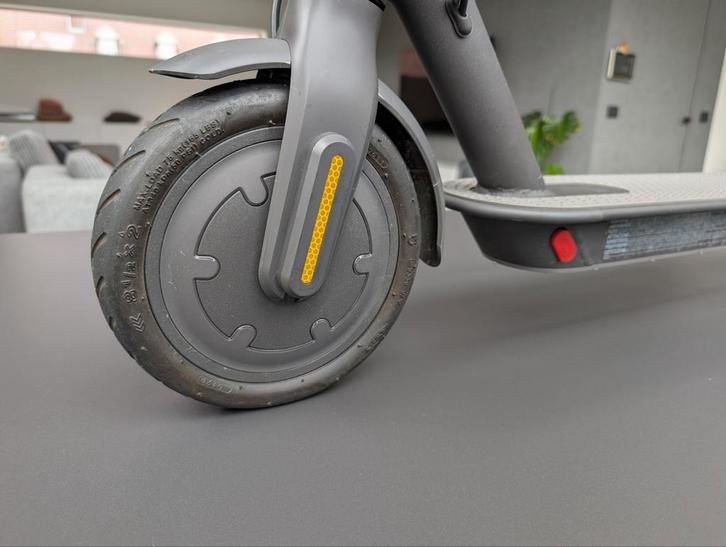 Mii Essential elektrische step - met degelijk slot, Fietsen en Brommers, Steps, Zo goed als nieuw, Elektrische step (E-scooter)
