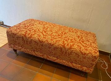 Bank beschikbaar voor biedingen