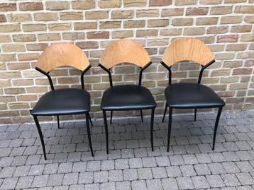 3 stoelen beschikbaar voor biedingen