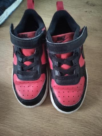 Kinderschoenen  beschikbaar voor biedingen
