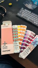 Pantone Kleurwaaier - The Plus Series, Hobby en Vrije tijd, Ophalen of Verzenden, Zo goed als nieuw
