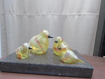 Vintage mondgeblazen vogels Deense stijl op marmeren sokkel