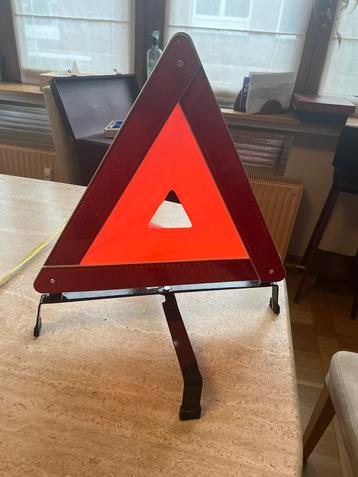 Triangle beschikbaar voor biedingen