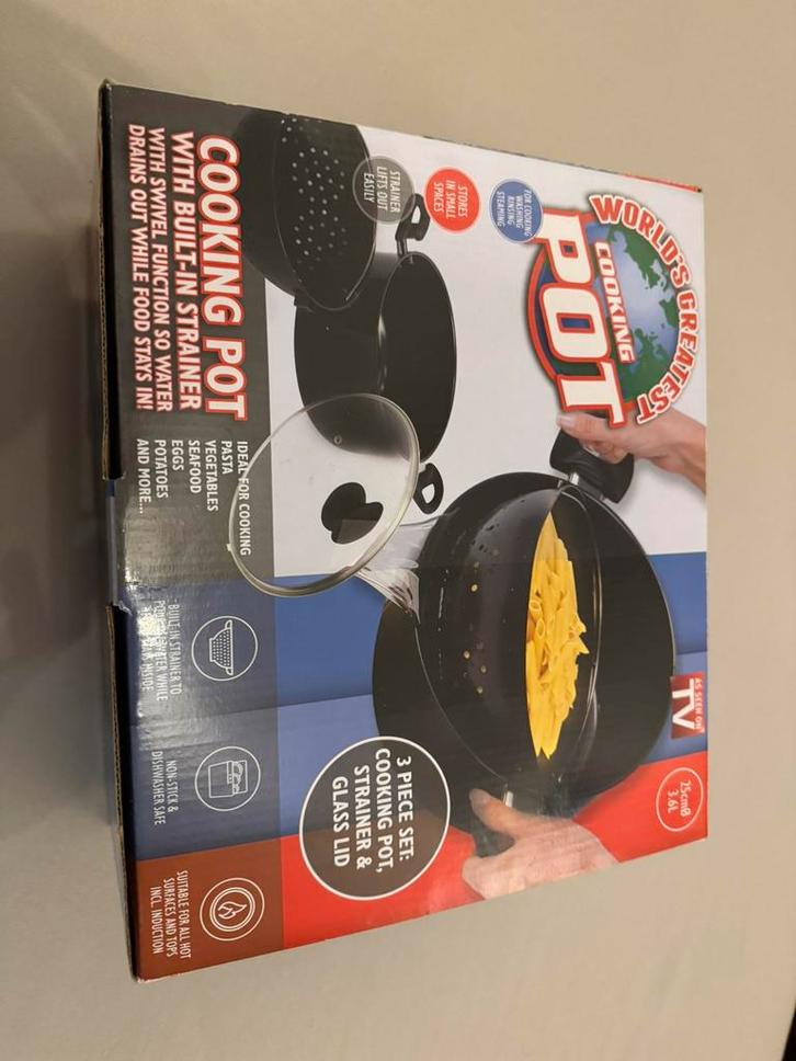 Kookpot met ingebouwd vergiet- Nieuwstaat, Huis en Inrichting, Keuken | Potten en Pannen, Nieuw, Kookpan of Snelkookpan, Inductieplaat