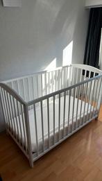Kinderbedje inclusief matras en matrasbeschermer 20 euro, Kinderen en Baby's, Babywiegjes en Ledikanten, Ophalen, Gebruikt, Ledikant