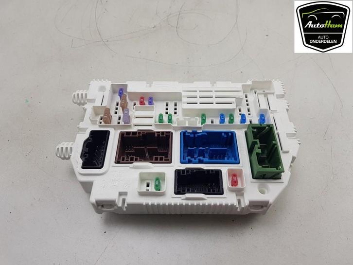 ZEKERINGKAST Opel Astra L Sports Tourer (F4 / FC / FN / FR), Auto-onderdelen, Elektronica en Kabels, Opel, Gebruikt