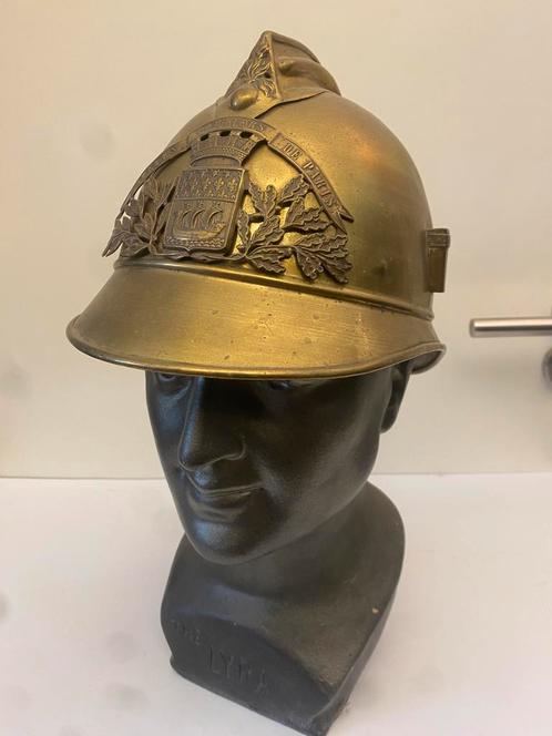 HELM VAN DE BRANDWEERMAN VAN DE STAD PARIJS 1885, Antiek en Kunst, Curiosa en Brocante, Ophalen of Verzenden