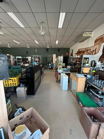 Volledige Opslagplaats Te Koop – Alles op de Foto’s Mag Weg! beschikbaar voor biedingen