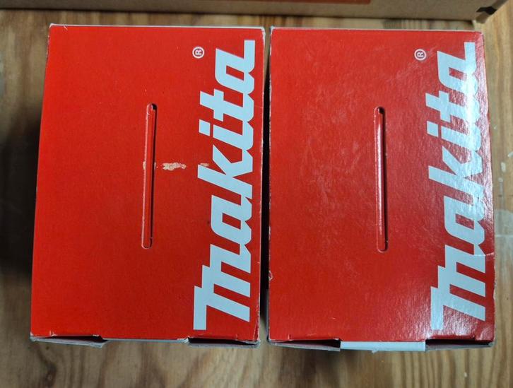 2 nouvelles batteries Makita BL1840B, Bricolage & Construction, Outillage | Pièces de machine & Accessoires, Neuf, Enlèvement ou Envoi