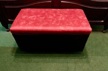 pouf avec rangement intégré beschikbaar voor biedingen