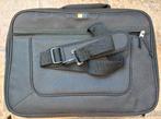 Laptoptas 15" CaseLogic + draagriem, Computers en Software, Ophalen of Verzenden, 15 inch, Zo goed als nieuw, Aktetas