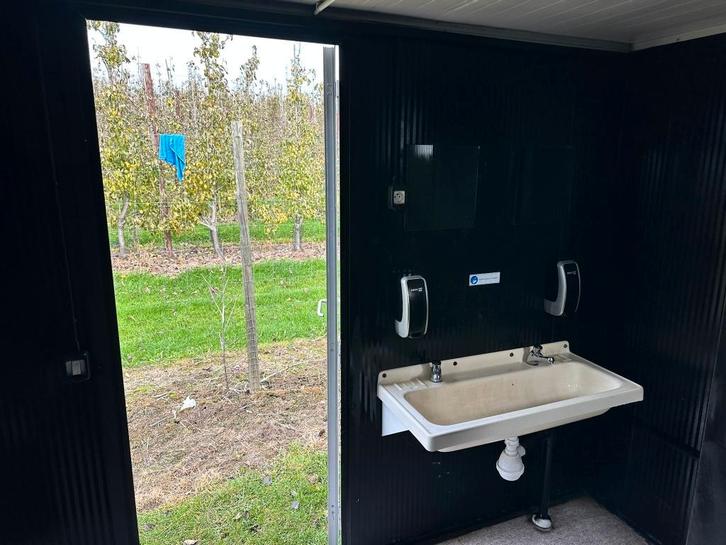 Sanitair unit / wc container 6 x 2.5 m – volledig ingericht!, Zakelijke goederen, Machines en Bouw | Keten en Containers, Ophalen