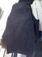 2 zwarte, korte jeansshorten, maat182.  Stretch denim, Slim, Ophalen, Zo goed als nieuw, Overige maten