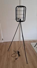 Zwarte staande vloerlamp in retro stijl, Huis en Inrichting, Ophalen, Zo goed als nieuw, Metaal