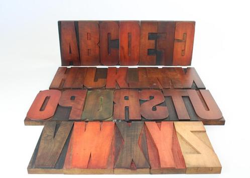 volledig alfabet in zeer grote oude houten drukletters, Antiek en Kunst, Curiosa en Brocante, Ophalen of Verzenden