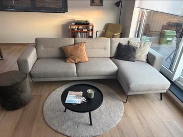 Moderne 3-zitsbank MOOS Lewis – Greige – Slechts 2 jaar oud beschikbaar voor biedingen