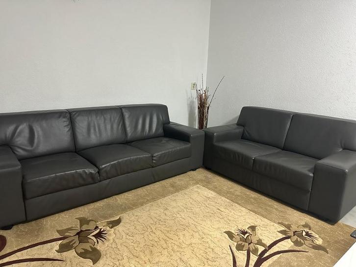 Suede bankstel - 3zits en 2zits, Huis en Inrichting, Zetels | Zetels, Zo goed als nieuw, Rechte bank, Vierpersoons of meer, 250 tot 300 cm