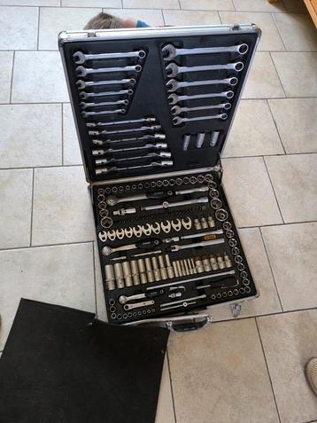 Ironside-sleutel en Racagnac-set  beschikbaar voor biedingen